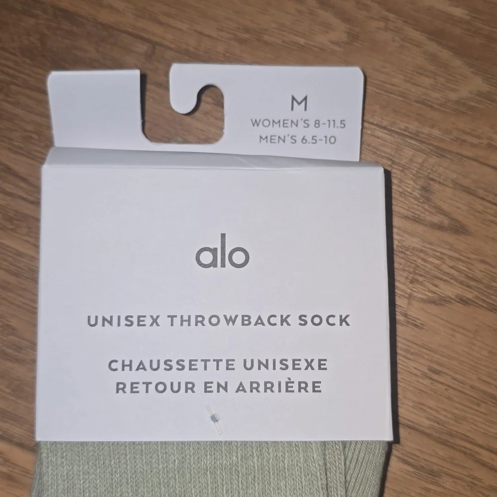ALO Unisex Throwback Sock Limited edition/release Limestone/White medium $34 - Picture 6 of 8